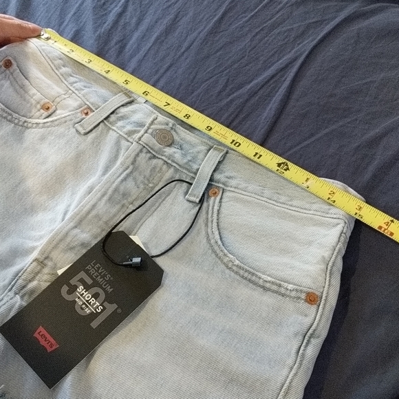 Levi's 501 Shorts Bleached Blue - Picture 4 of 7